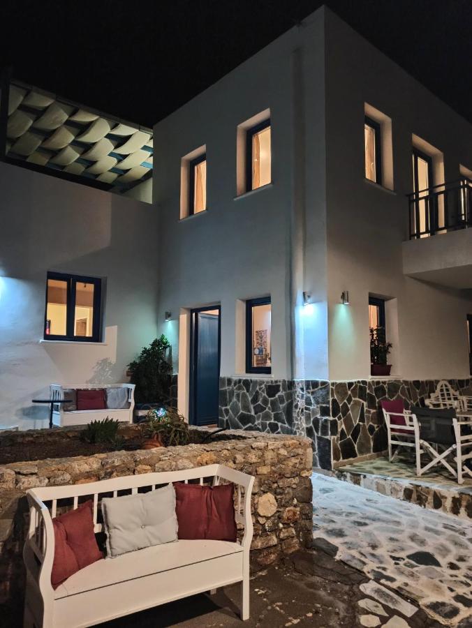 Livadia  Ellibayアパートホテル エクステリア 写真