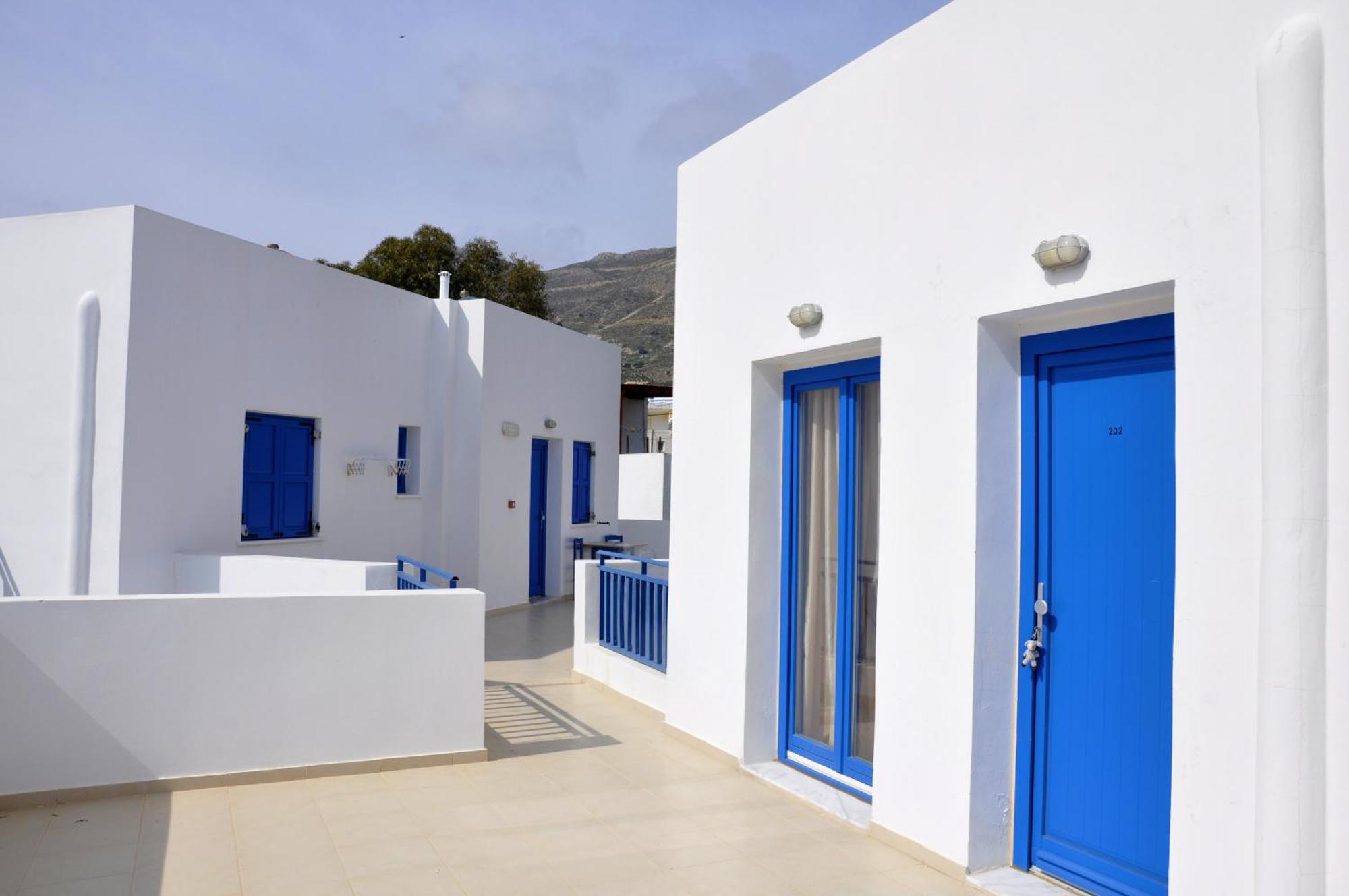 Livadia  Ellibayアパートホテル エクステリア 写真