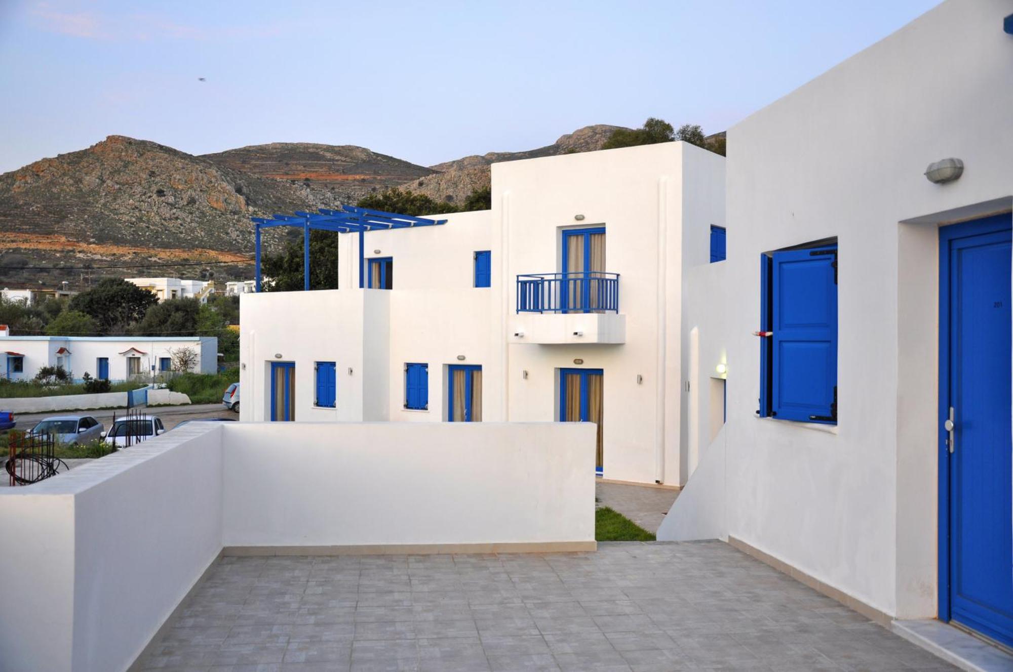 Livadia  Ellibayアパートホテル エクステリア 写真