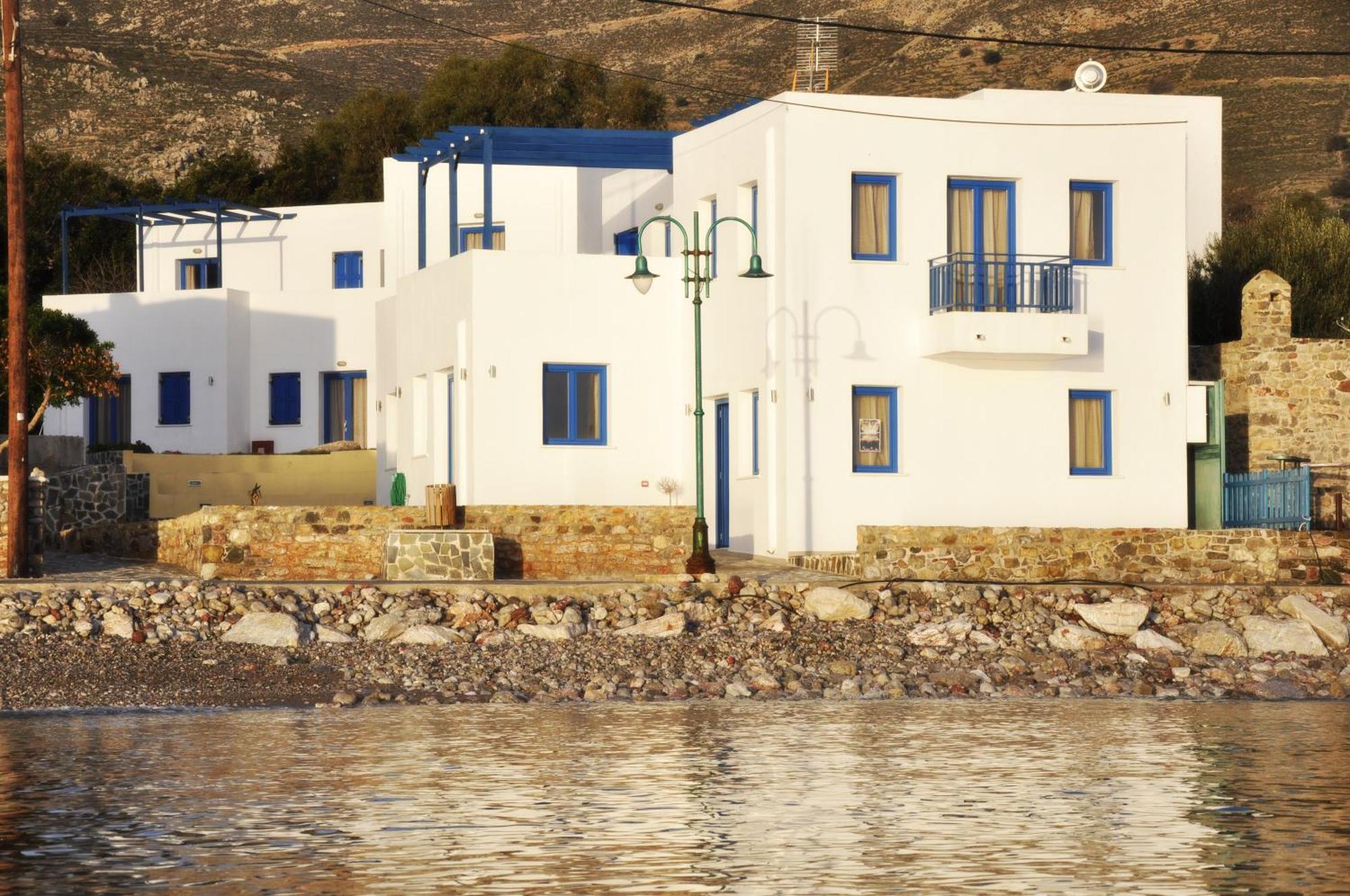 Livadia  Ellibayアパートホテル エクステリア 写真